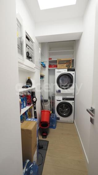 Apartament cu 5 camere semidecomandat în Șoseaua Nordului