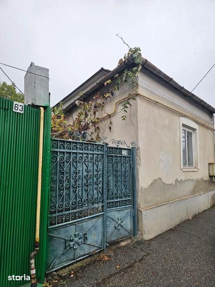 Casă cu 2 camere decomandat cu Teren 186 Mp în Siloz