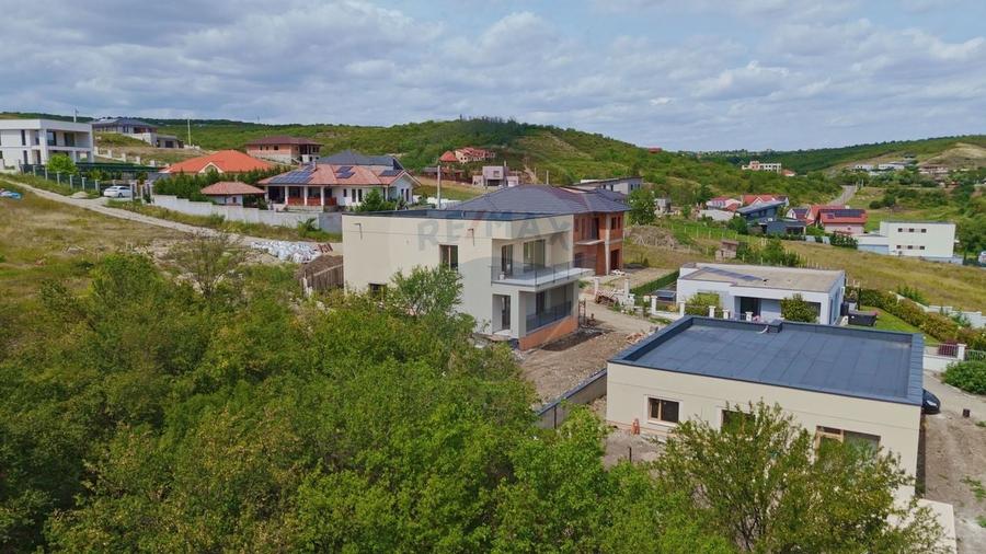 Casă individuală cu 5 camere cu Teren 435 Mp în Săldăbagiu de Munte