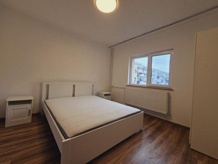 Apartament cu 3 camere decomandat, mobilat în Nerva Traian