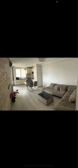 Apartament cu 2 camere decomandat în Exterior Vest