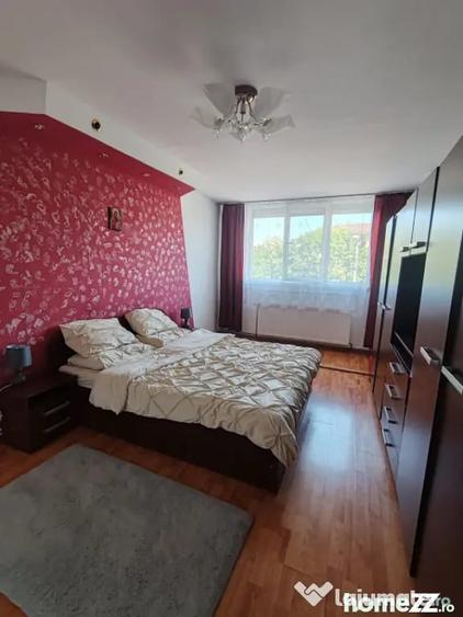 Apartament cu 4 camere decomandat în Central
