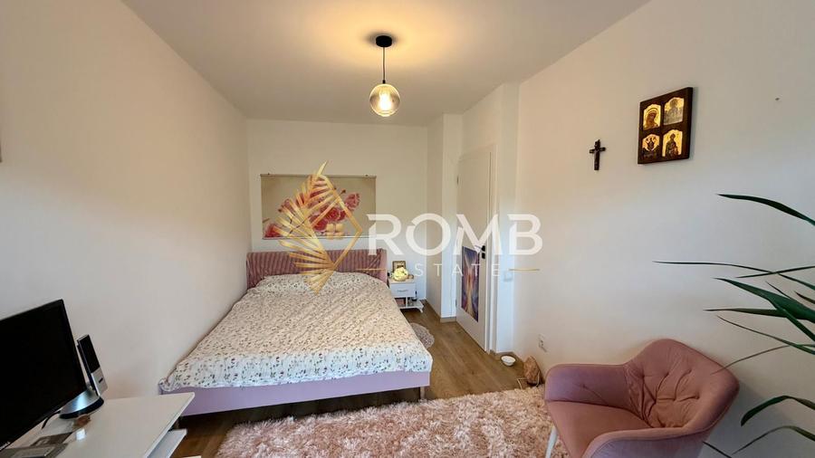 Apartament cu 3 camere semidecomandat, mobilat în Florești