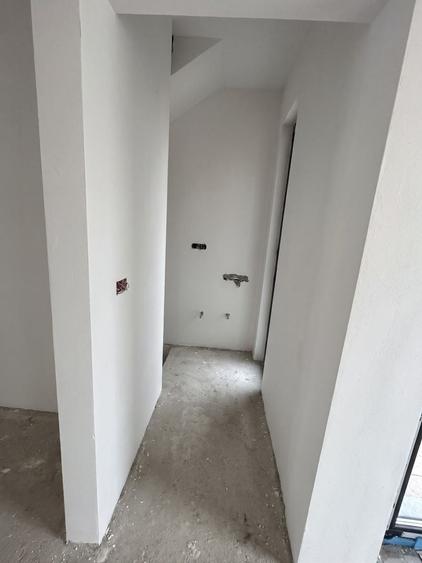 Duplex cu 4 camere cu Canalizare în Moșnița Nouă