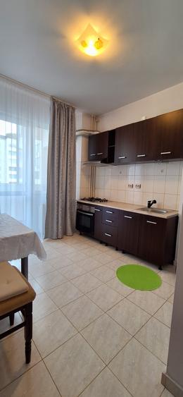 Apartament cu 2 camere decomandat în Titan