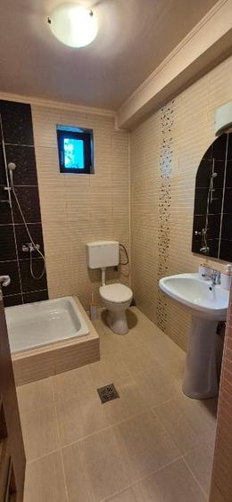 Casă individuală cu 5 camere cu Canalizare în Breaza de Jos