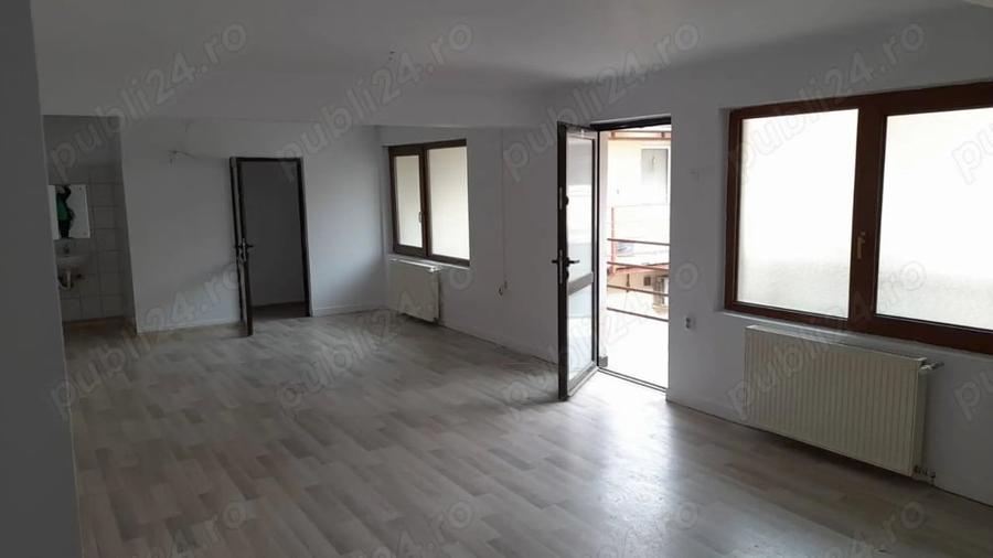 Spațiu comercial, de 56 mp, în Mehala