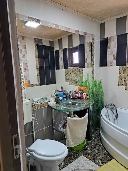 Apartament cu 2 camere semidecomandat în Pod