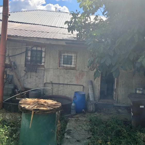 Casă cu 2 camere cu Teren 1000 Mp în Costuleni
