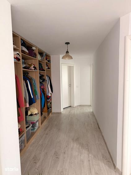 Casă cu 3 camere cu Teren 230 Mp în Odăi