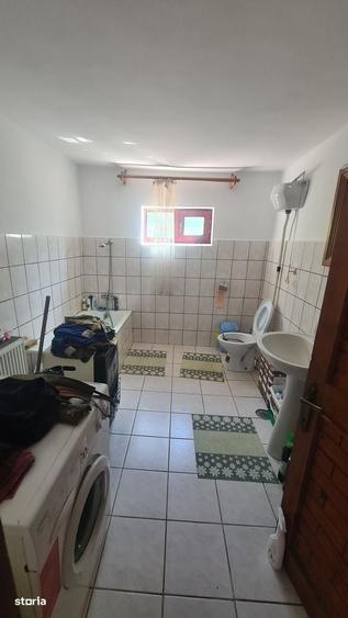 Casă cu 3 camere în Sboghițești