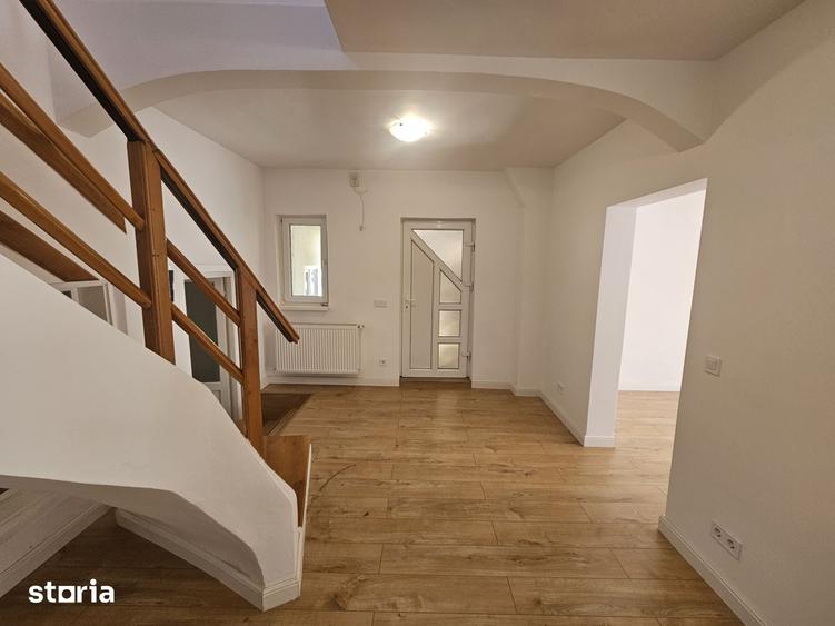 Casă cu 5 camere cu Teren 250 Mp în Gheorgheni