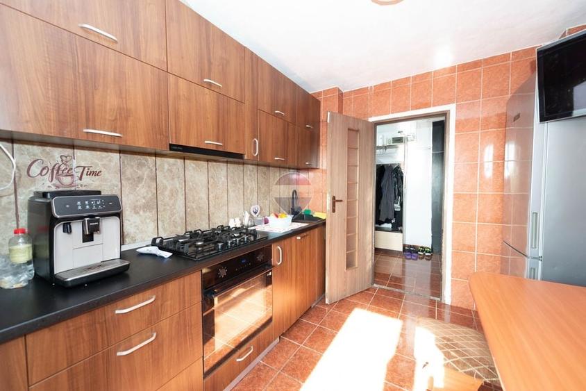 Apartament cu 3 camere, mobilat în Gorjului