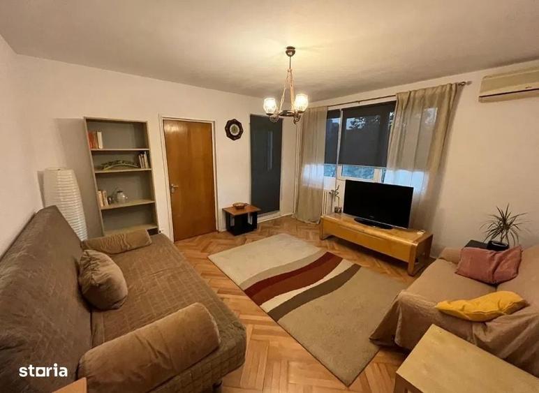 Apartament cu 3 camere decomandat în Titan