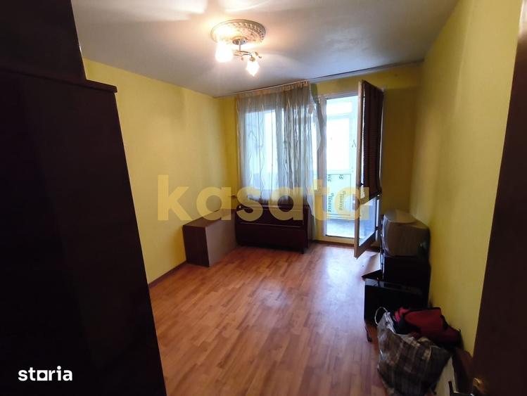 Apartament cu 3 camere semidecomandat în Titan