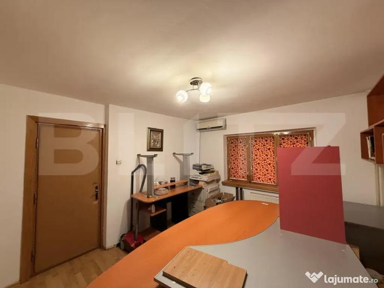 Apartament cu 4 camere decomandat în Rovine