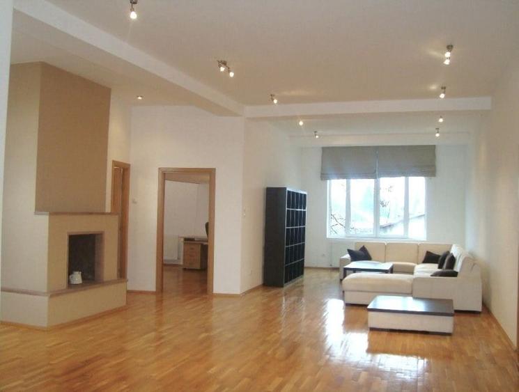 Apartament cu 3 camere în Dorobanți