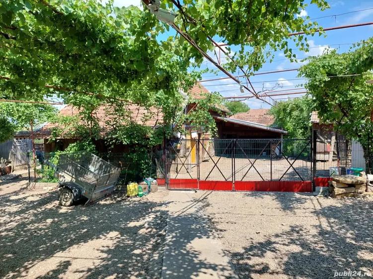 Casă cu 6 camere cu Teren 80000 Mp în Sângeorgiu de Mureș