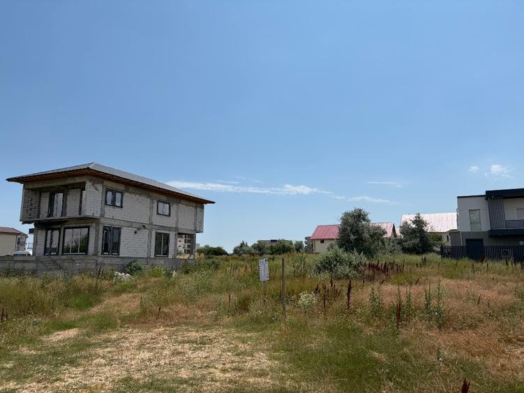 Teren Construcții intravilan de 301 mp, în Nord