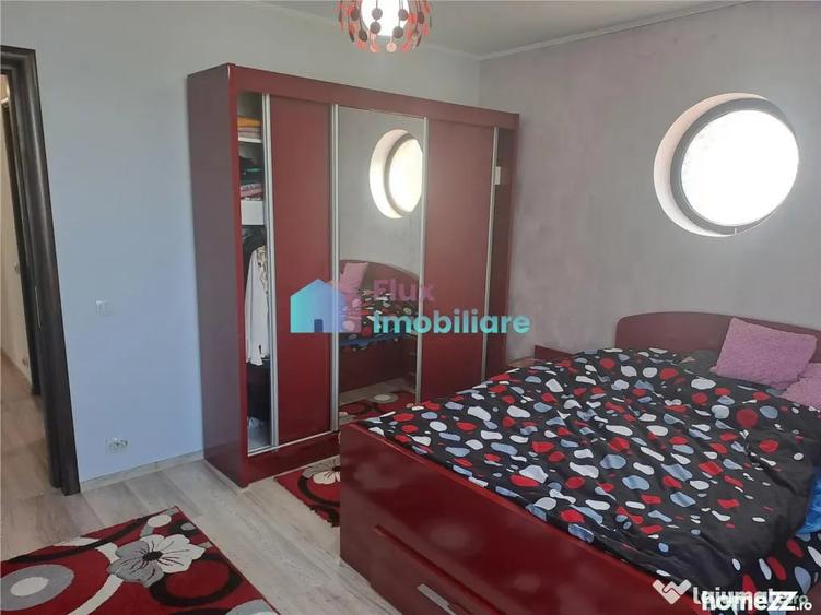 Casă cu 5 camere cu Teren 1600 Mp în Moara