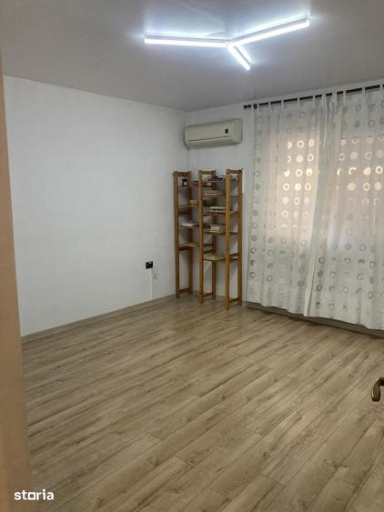 Casă cu 5 camere cu Teren 100 Mp în 13 Septembrie