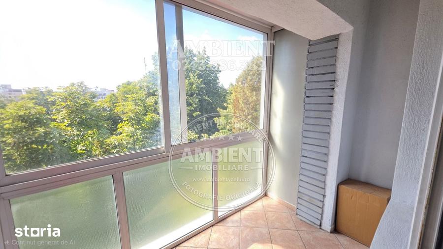 Apartament cu 4 camere decomandat în Est