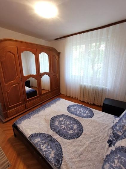 Apartament cu 3 camere decomandat în Tineretului