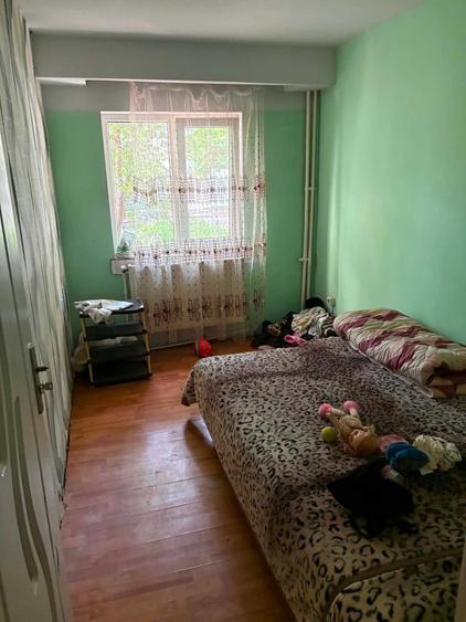 Apartament cu 4 camere decomandat în Paltiniș