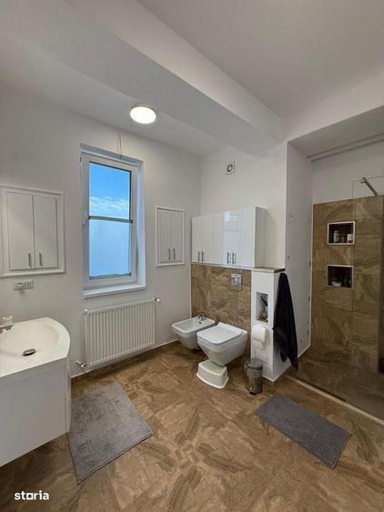 Casă cu 4 camere cu Teren 227 Mp în Central