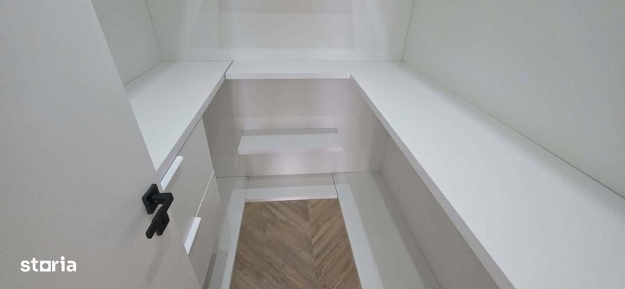 Casă cu 3 camere semidecomandat în Paleu