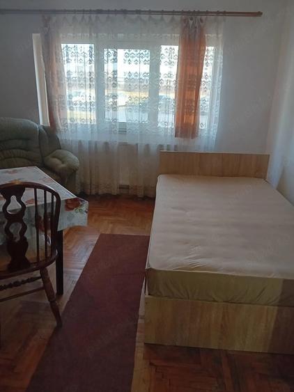 Apartament cu 2 camere decomandat în Soarelui