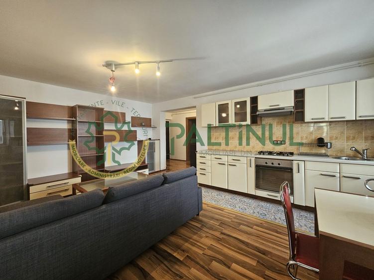 Apartament cu 3 camere decomandat în Ștrand