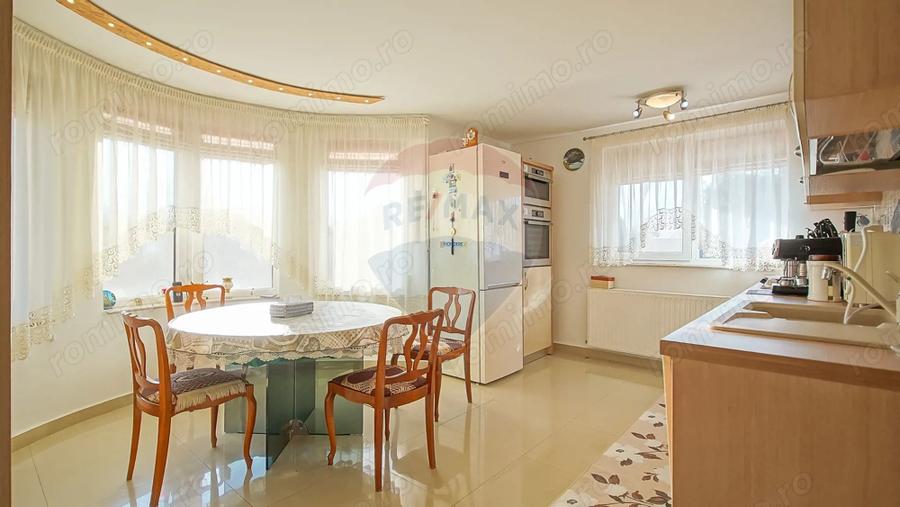 Casă cu 4 camere cu Teren 753 Mp în Prejmer