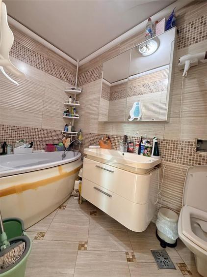 Apartament cu 4 camere decomandat în Centru Civic