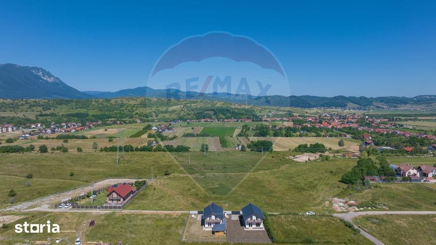 Teren de 2700 mp, în Central