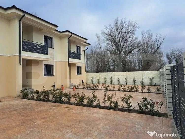 Casă cu 4 camere cu Teren 250 Mp în Leamna de Jos