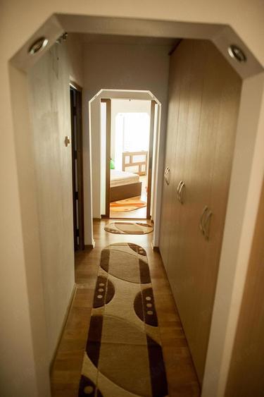 Apartament cu 3 camere decomandat în Canta