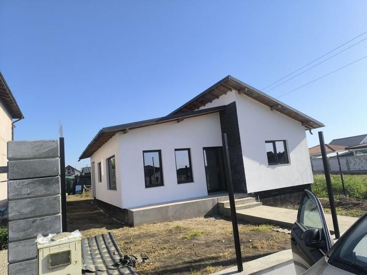 Casă cu 3 camere în Agigea