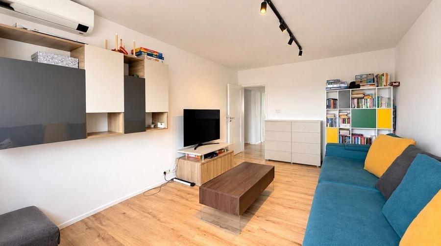 Apartament cu 2 camere decomandat în Mircea cel Bătrân