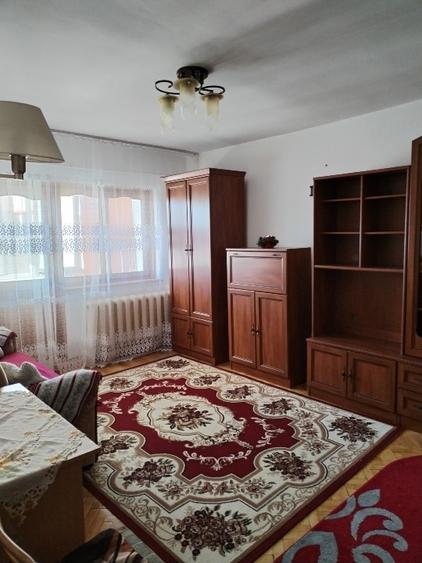Apartament cu 2 camere decomandat, mobilat în Central