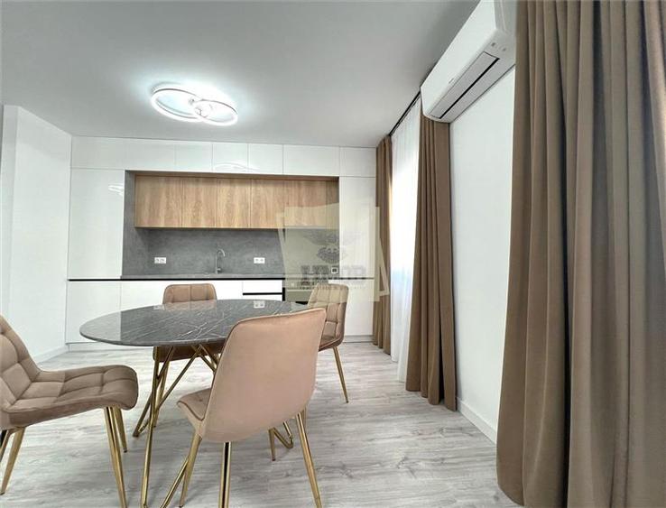 Apartament cu 3 camere semidecomandat în Exterior Est