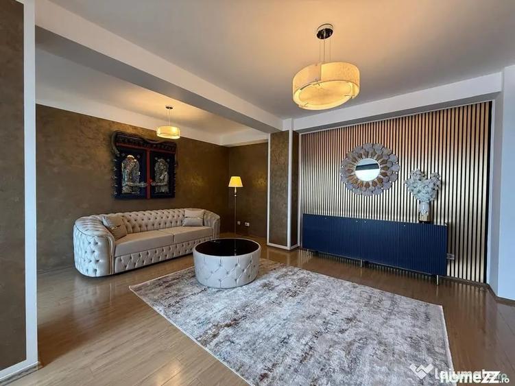 Apartament cu 3 camere decomandat în Faleză