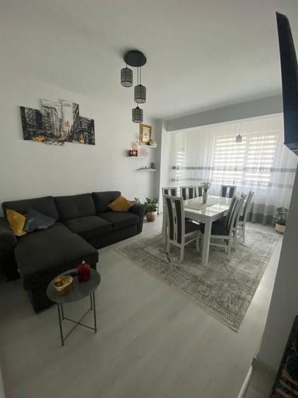 Apartament cu 3 camere decomandat în Sfântu Ilie