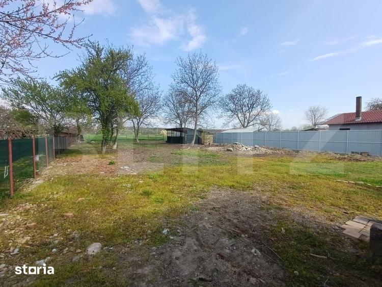 Casă cu 3 camere cu Teren 1000 Mp în Arcani