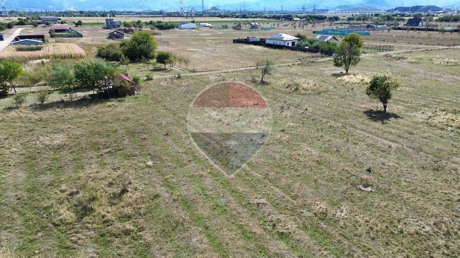 Teren agricol intravilan de 800 mp, în Sânpetru
