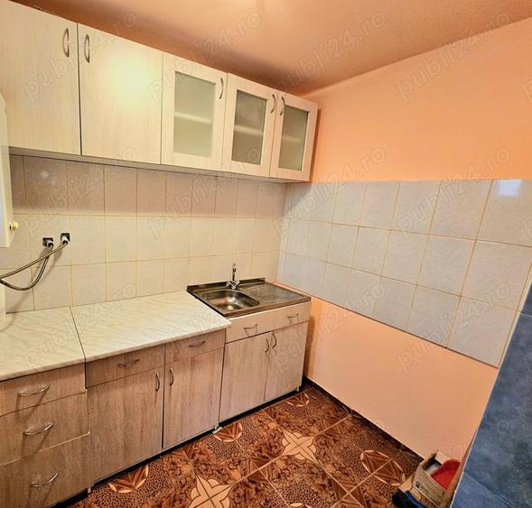 Garsonieră decomandată în Central