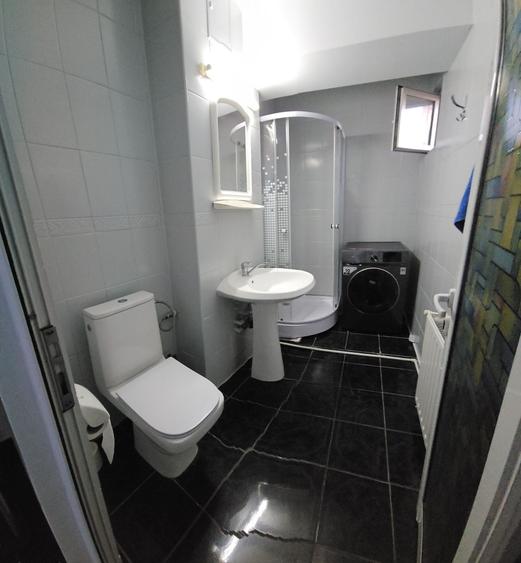 Apartament cu 2 camere decomandat în Sârbi