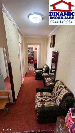 Apartament cu 2 camere decomandat în Precista