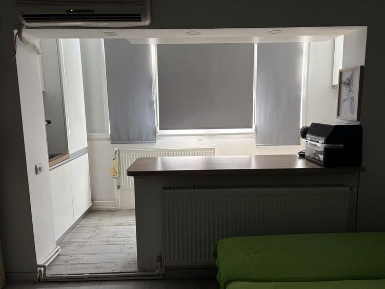 Apartament cu 2 camere decomandat în 1 Decembrie