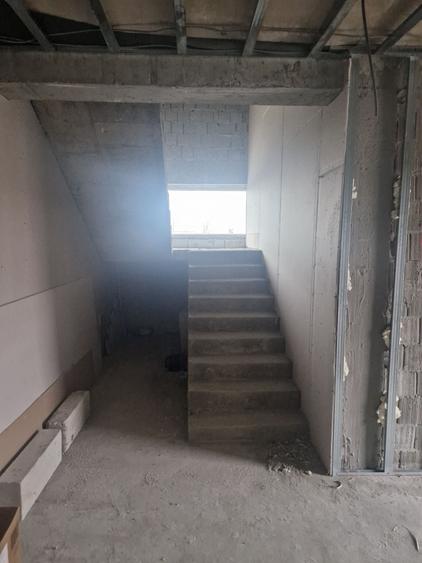 Casă cu 4 camere cu Teren 155 Mp în Central